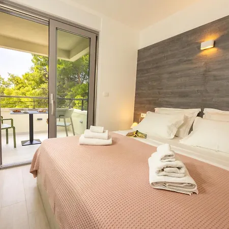Apartment Beachfront Sunset Srzic